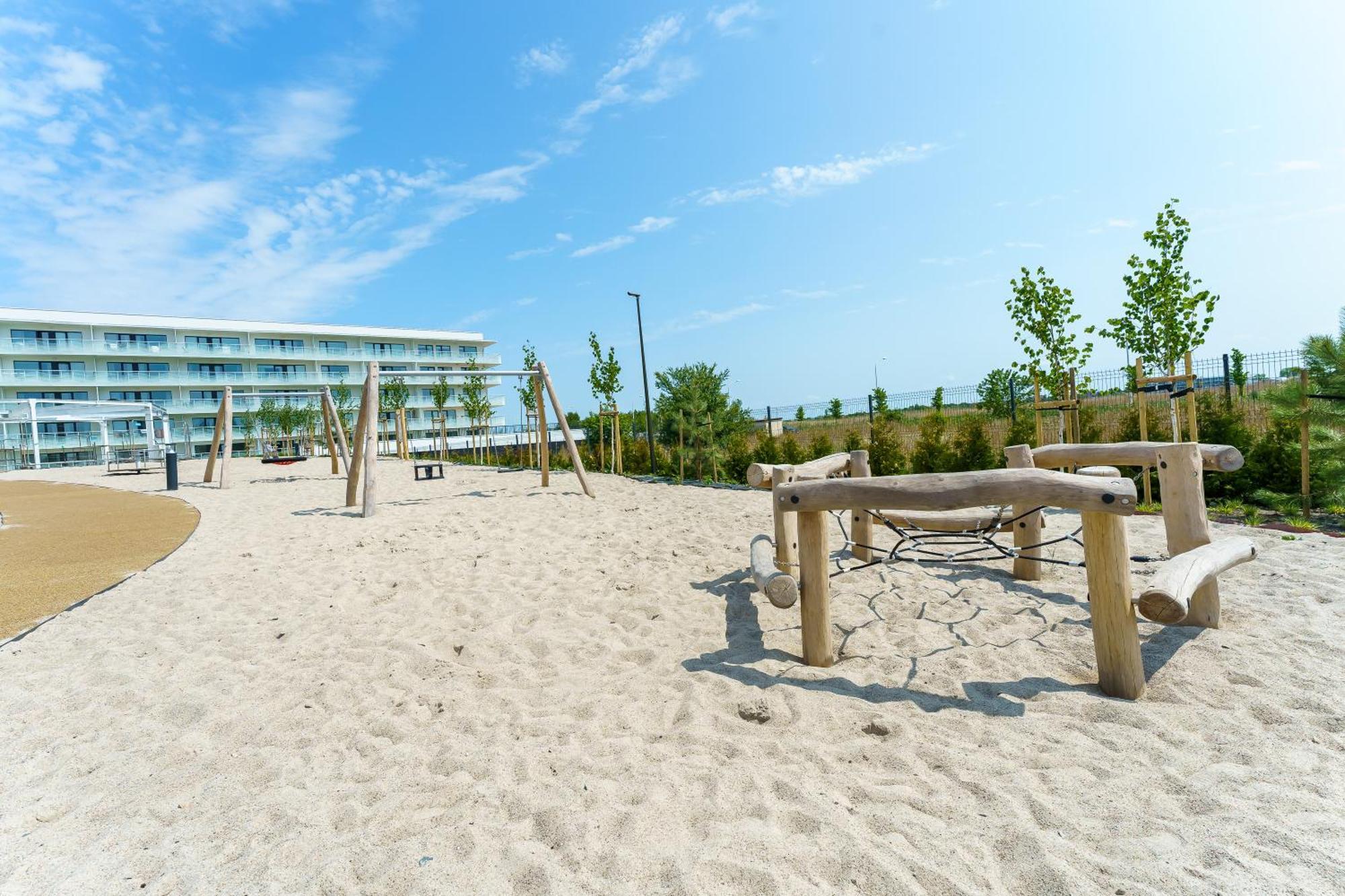 Polanki Aqua Apartamenty Nielimitowany Dostep Do Basenow Parking Free كولوبرزيغ المظهر الخارجي الصورة